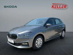 Graphitegrau metallic Neu 2025 Skoda Fabia Essence Kleinwagen | 19.335 € (Fairer Preis)