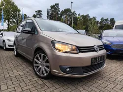 Beige Gebraucht 2013 VW Touran Match Van / Kleinbus | 8.950 € (Fairer Preis)