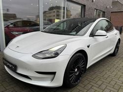 Weiß Gebraucht 2021 Tesla Model 3 Standard Range Plus Limousine | 24.900 € (Fairer Preis)