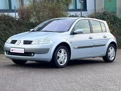 Grau Gebraucht 2003 Renault Mégane II Privilege Limousine | 2.999 € (Fairer Preis)