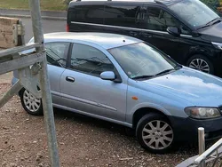 Grau Gebraucht 2004 Nissan Almera Kleinwagen | 1.666 €
