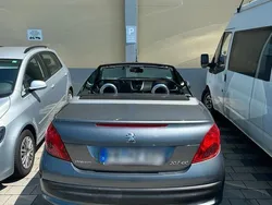 Grau Gebraucht 2008 Peugeot 207 CC Cabrio | 4.490 € (Etwas zu teuer)