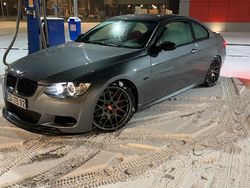 Silber Gebraucht 2008 BMW 335 Shadowline Coupé | 15.000 €