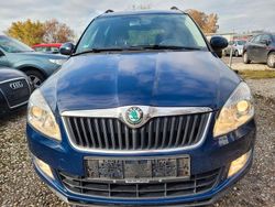 Blau Gebraucht 2011 Skoda Roomster Plus Edition Van / Kleinbus | 4.399 € (Fairer Preis)