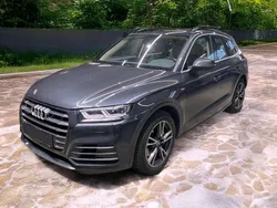 Grau Gebraucht 2020 Audi Q5 Sport SUV | 32.000 € (Etwas zu teuer)