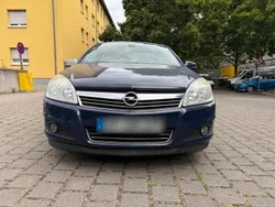 Blau Gebraucht 2010 Opel Astra Kombi | 700 €