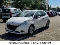 Weiß Gebraucht 2015 Peugeot 208 Access Kleinwagen | 6.390 € (Etwas zu teuer)