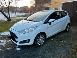 Weiß Gebraucht 2016 Ford Fiesta Trend Kleinwagen | 5.000 € (Guter Preis)