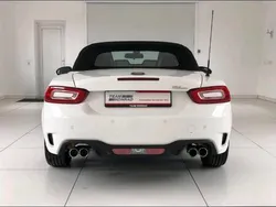 Weiß Gebraucht 2018 Abarth 124 Spider Cabrio | 31.998 € (Etwas zu teuer)