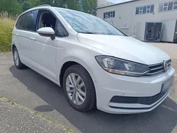 Weiß Gebraucht 2017 VW Touran Van / Kleinbus | 14.400 € (Fairer Preis)