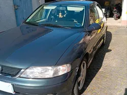 Grün Gebraucht 2000 Opel Vectra Limousine | 3.999 €