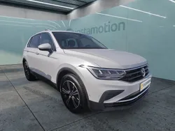 Weiß Gebraucht 2023 VW Tiguan Move SUV | 28.180 € (Guter Preis)