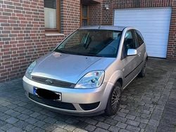Silber Gebraucht 2005 Ford Fiesta Kleinwagen | 2.200 € (Teuer)