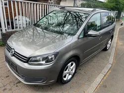 Grau Gebraucht 2010 VW Touran Comfortline Van / Kleinbus | 3.290 € (Guter Preis)