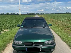 Grün Gebraucht 1996 Opel Astra Cabriolet Cabrio | 1.250 €