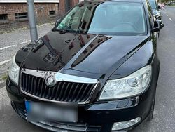 Schwarz Gebraucht 2009 Skoda Octavia Kombi | 3.800 € (Etwas zu teuer)