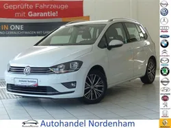 Weiß Gebraucht 2017 VW Golf Sportsvan Allstar Van / Kleinbus | 12.490 € (Fairer Preis)