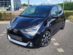 Schwarz Gebraucht 2021 Toyota Aygo x-press Kleinwagen | 9.999 € (Fairer Preis)