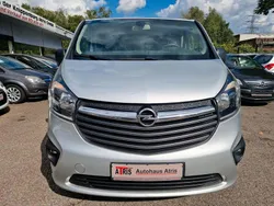 Aluminium silber/grey(m2) Gebraucht 2016 Opel Vivaro Van | 11.750 € (Etwas zu teuer)