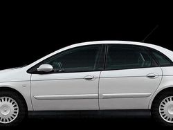 Weiß Gebraucht 2003 Citroën C5 Limousine | 1.500 € (Fairer Preis)