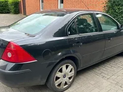 Schwarz Gebraucht 2004 Ford Mondeo Ghia Limousine | 770 € (Superpreis)