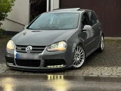 Grau Gebraucht 2006 VW Golf V R Limousine | 24.999 €