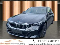 Black sapphire Gebraucht 2024 BMW 520 M Sport Kombi | 54.980 € (Superpreis)