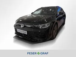 Grenadillschwarz metallic Neu 2025 VW Passat R-line Kombi | 59.440 € (Etwas zu teuer)