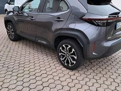 Grau Gebraucht 2024 Toyota Yaris Hybrid SUV | 26.500 € (Guter Preis)