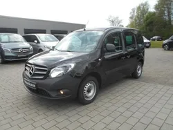 Schwarz Gebraucht 2020 Mercedes Citan 109 Kombi | 15.960 €