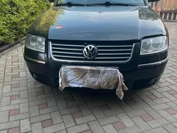 Schwarz Gebraucht 2002 VW Passat Limousine | 2.000 € (Fairer Preis)