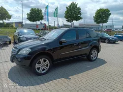 Schwarz Gebraucht 2005 Mercedes ML350 SUV | 7.300 € (Etwas zu teuer)