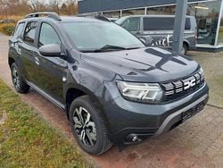 Grau Gebraucht 2023 Dacia Duster Journey SUV | 19.990 € (Fairer Preis)