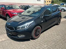 Schwarz Gebraucht 2015 Kia Ceed DREAM-TEAM Edition Limousine | 8.890 € (Guter Preis)
