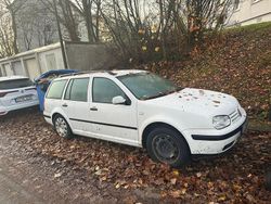 Weiß Gebraucht 2005 VW Golf V Kombi | 1.750 € (Fairer Preis)