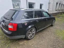 Schwarz Gebraucht 2002 Audi A4 Kombi | 1.600 € (Etwas zu teuer)