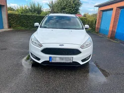 Weiß Gebraucht 2016 Ford Focus Kombi | 7.900 € (Guter Preis)