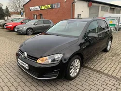 Deep black perleffekt Gebraucht 2016 VW Golf VII LOUNGE Kleinwagen | 11.480 € (Fairer Preis)