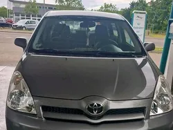 Silber Gebraucht 2007 Toyota Corolla Verso Van / Kleinbus | 5.000 € (Etwas zu teuer)