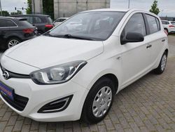 Coral white Gebraucht 2013 Hyundai i20 Edition Kleinwagen | 7.890 €