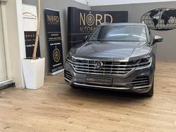 Siliziumgrau metallic (metallic) Gebraucht 2021 VW Touareg Elegance SUV | 46.899 € (Fairer Preis)