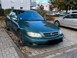 Grün Gebraucht 2001 Opel Omega Design Edition Limousine | 3.850 € (Guter Preis)