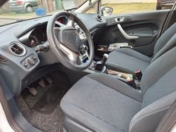 Weiß Gebraucht 2011 Ford Fiesta Trend Limousine | 4.800 € (Fairer Preis)