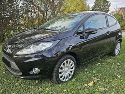 Pantherschwarz metallic Gebraucht 2012 Ford Fiesta Champions Edition Kleinwagen | 7.999 € (Teuer)