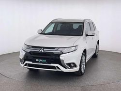 Weiß Gebraucht 2021 Mitsubishi Outlander P-HEV Basis SUV | 21.970 € (Fairer Preis)