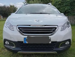 Weiß Gebraucht 2015 Peugeot 2008 SUV | 7.500 € (Superpreis)