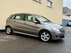 Grau Gebraucht 2006 Mercedes B200 Van / Kleinbus | 7.990 € (Teuer)