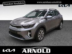 Grau (astrograu) Gebraucht 2025 Kia Stonic Vision SUV | 19.750 € (Superpreis)