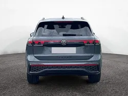 Grau Gebraucht 2024 VW Tiguan R-line SUV | 50.849 € (Etwas zu teuer)