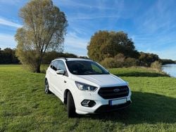 Weiß Gebraucht 2019 Ford Kuga ST-Line SUV | 16.000 € (Fairer Preis)